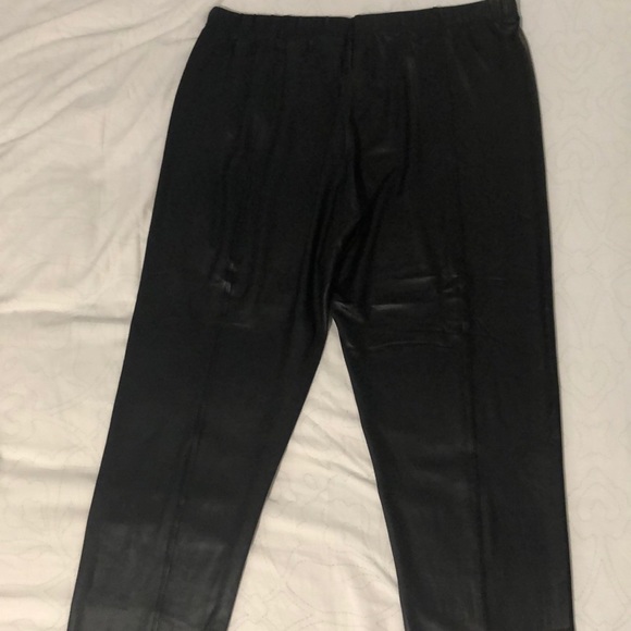 Fake leather leggings - Picture 2 of 4